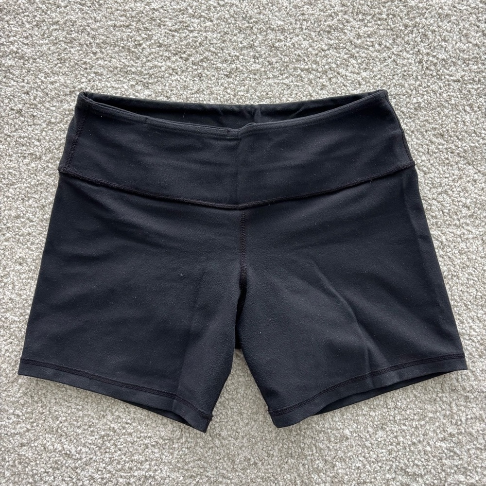 LULULEMON Black Shorts